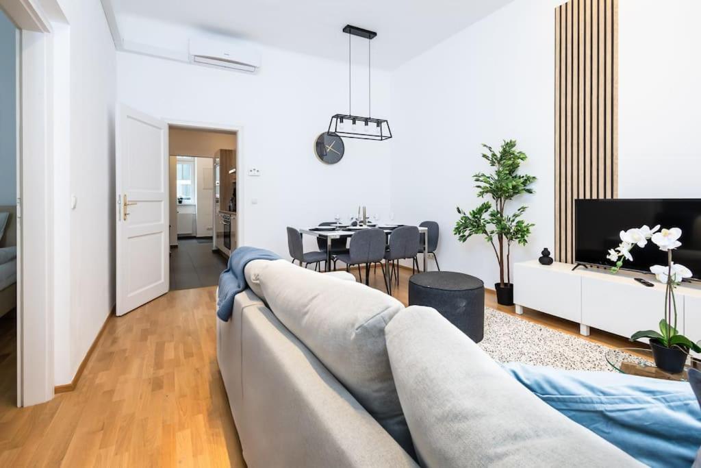 Orestaliving - Spacious 2Br On The Danube Canal Wina Bagian luar foto